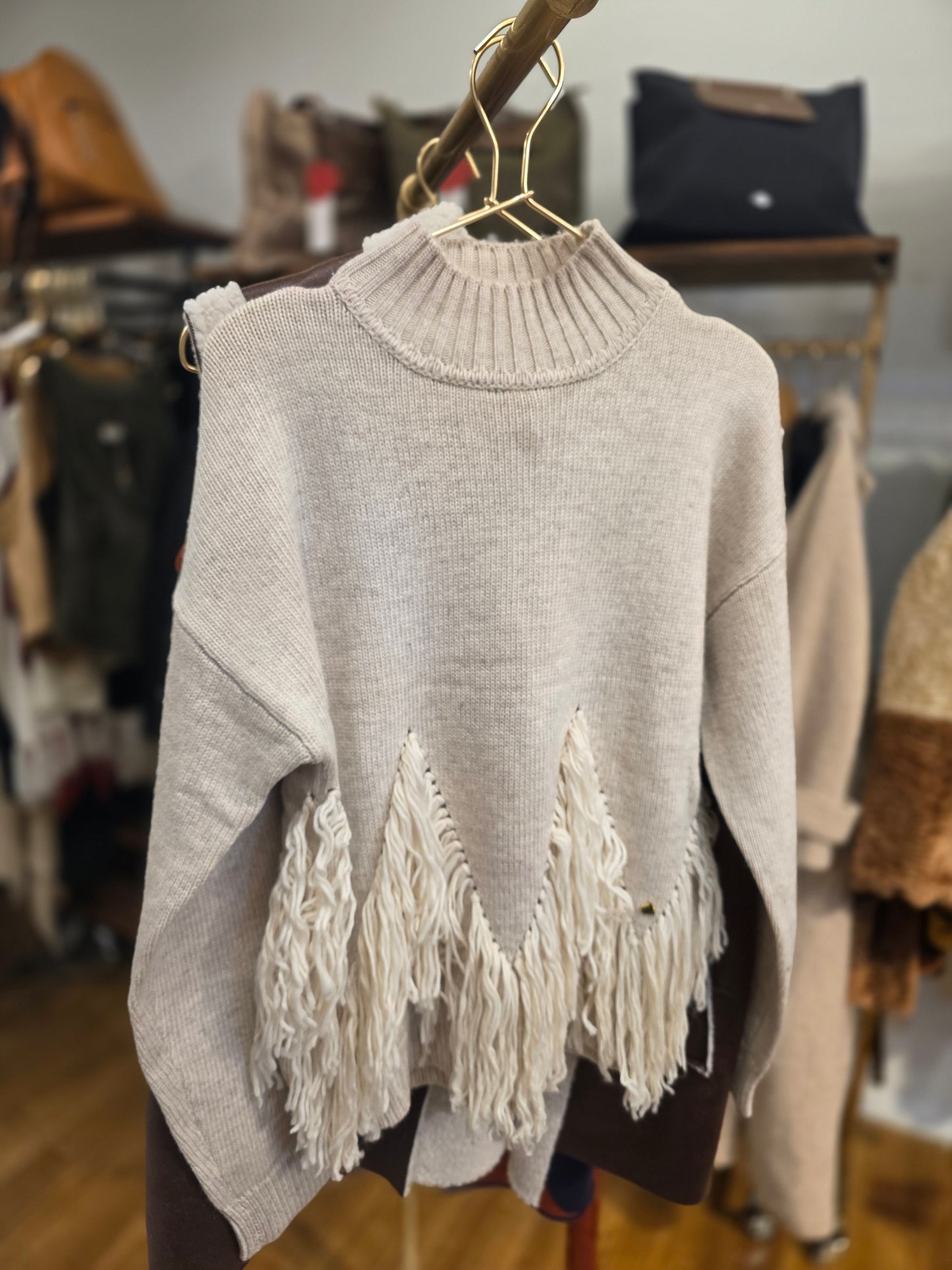Sweter Karem